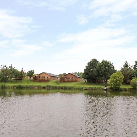 Makins Lodges Нанитон Экстерьер фото