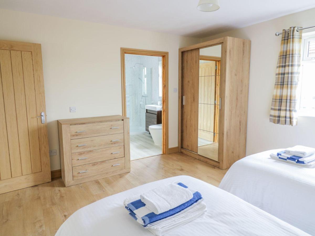 Makins Lodges Нанитон Экстерьер фото