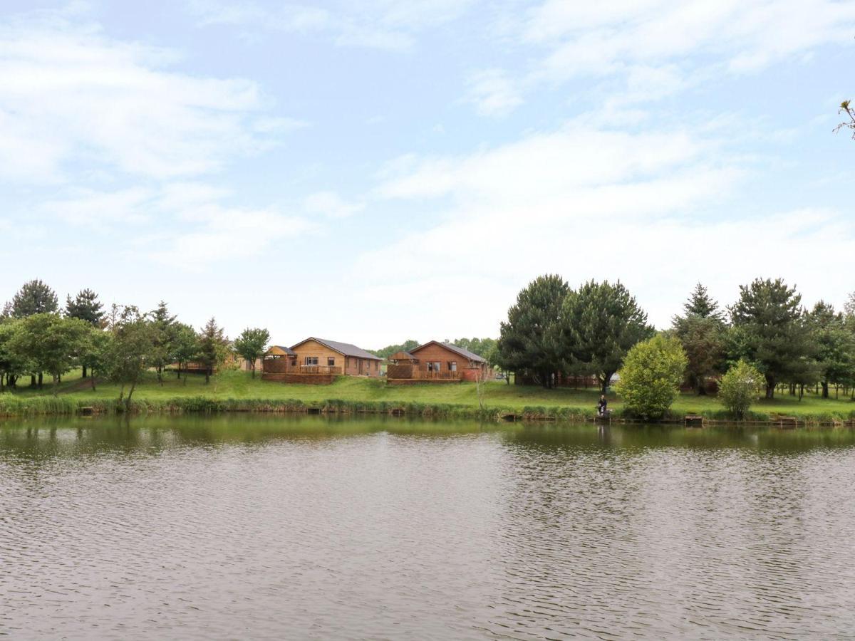 Makins Lodges Нанитон Экстерьер фото