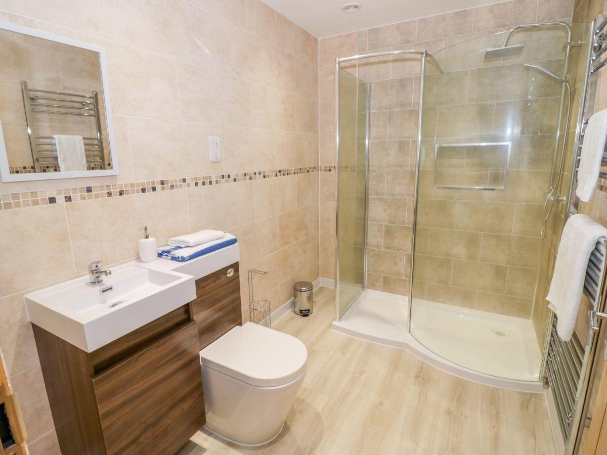 Makins Lodges Нанитон Экстерьер фото